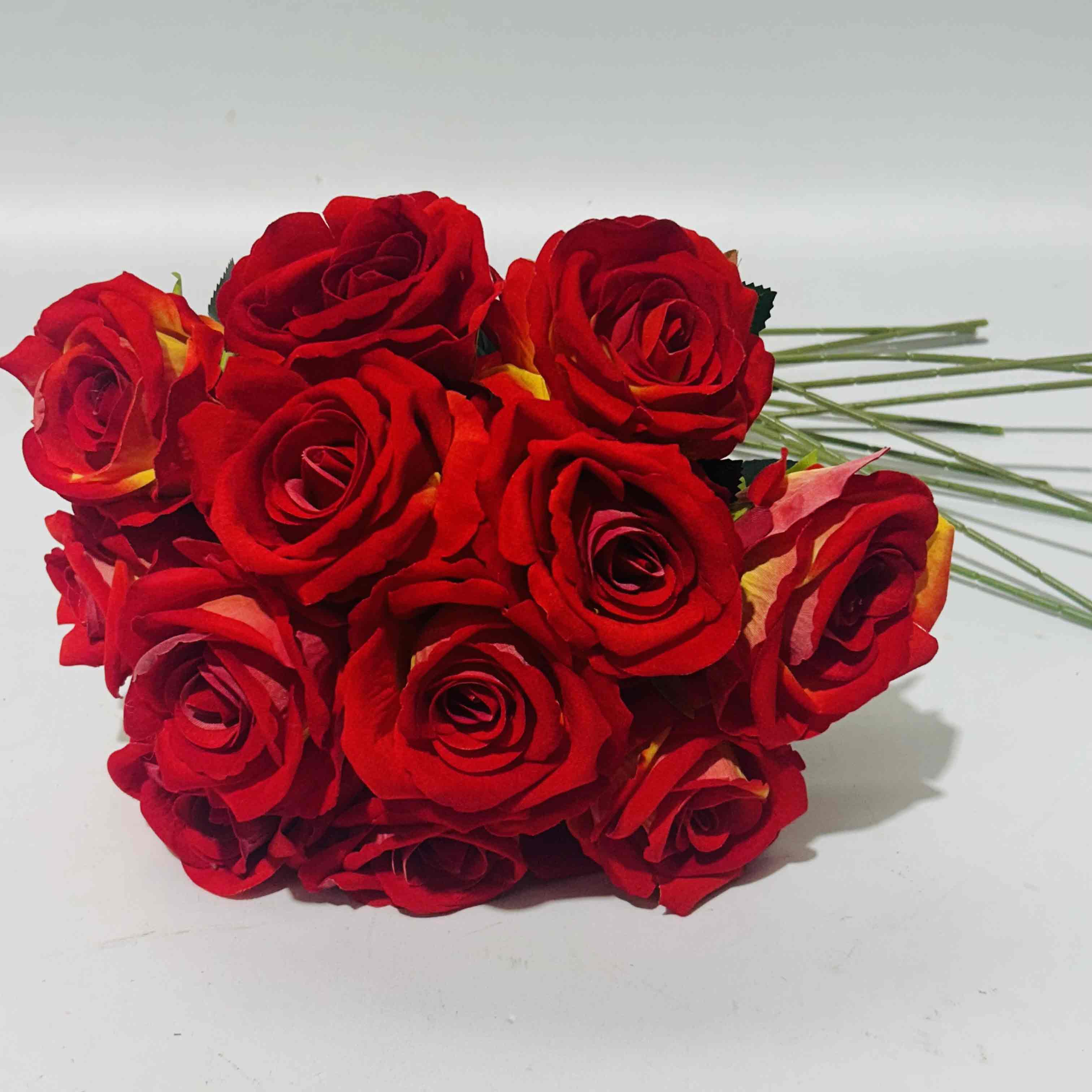 FLOWER - ROSES, Bouquet - Vibrant Red (Dozen)